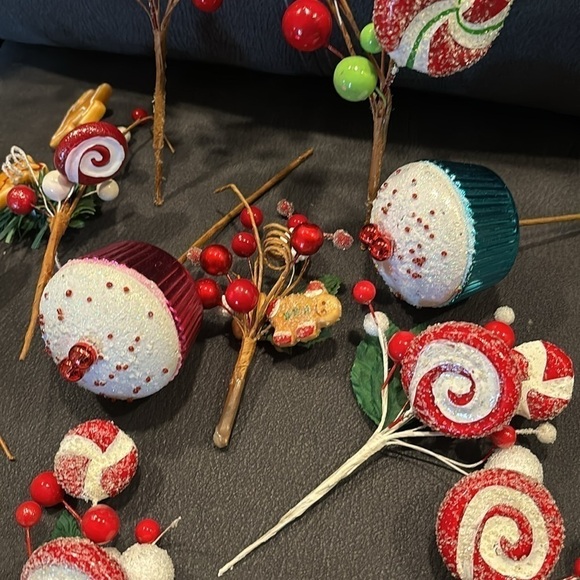 Bundle/15 VINTAGE CHRISTMAS PEPPERMINT CANDY & GINGERBREAD REINDEER THEMED PICKS - Picture 6 of 17